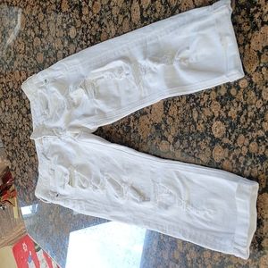 4/$25 White destroyed capri jeans size 5